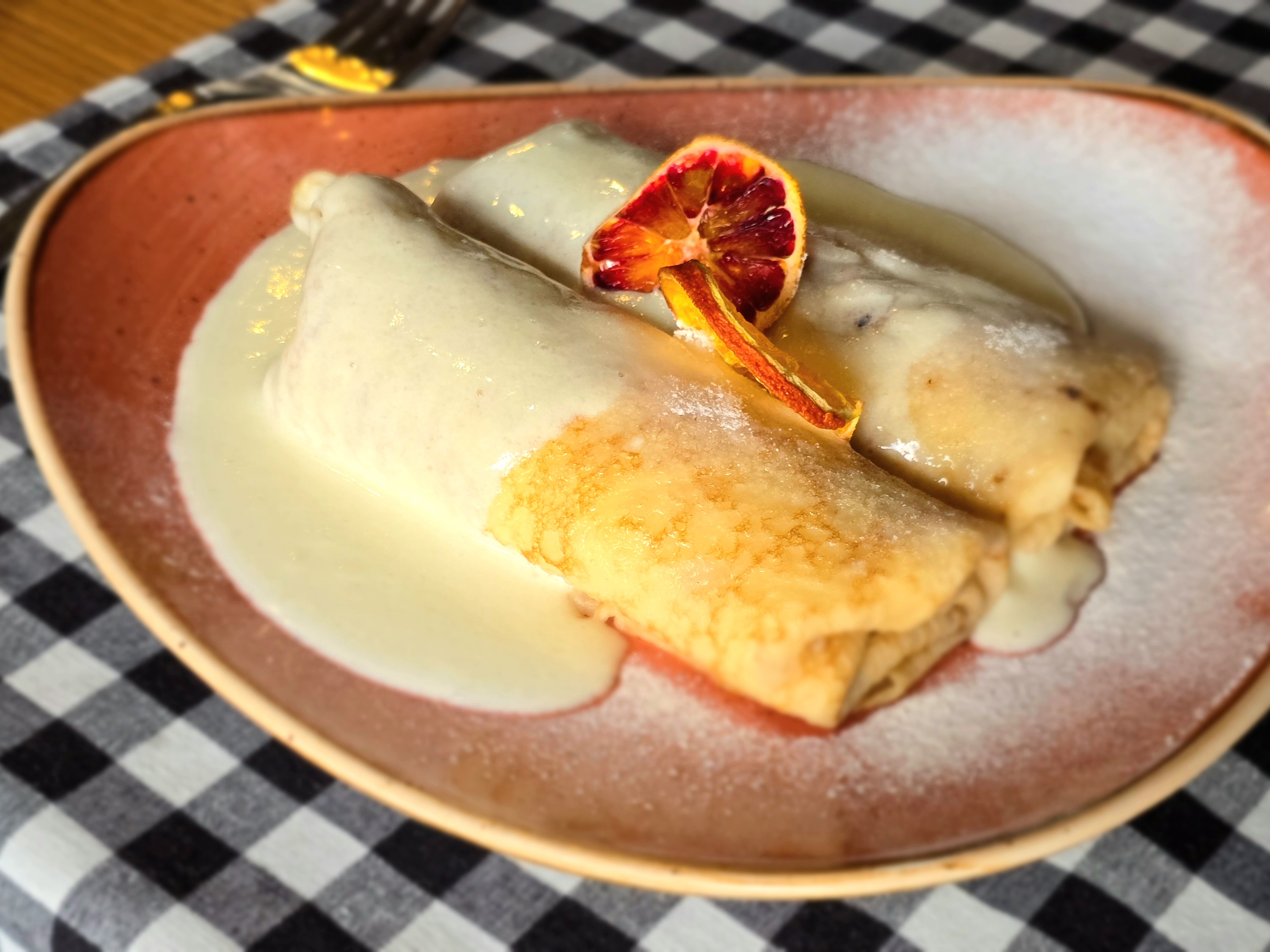 Túrós palacsinta vaníliás öntettel